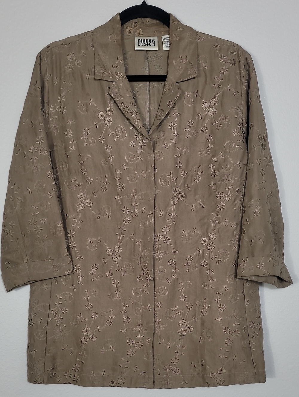 Vintage Chicos 100% Silk Embroidered Shirt Jacket Size 1 Medium Taupe